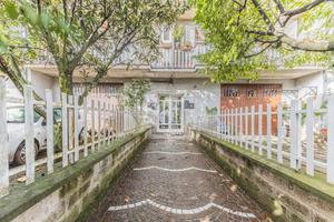 5 LOCALI A CAPRAROLA