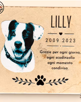 Basso rilievo ricordo cane o gatto bianco e nero