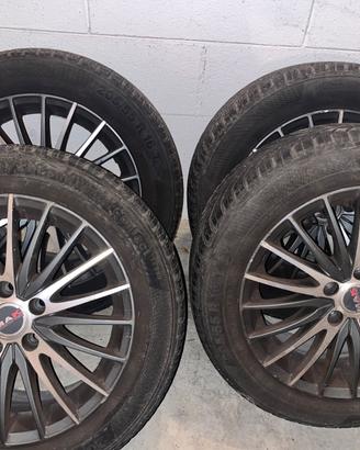 4 Cerchi auto e gomme da neve x Ford Cmax