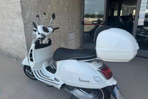VESPA GTS 300 SUPER PIAGGIO Nuova 699 Km