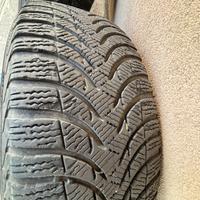 4 cerchi con gomme invernali