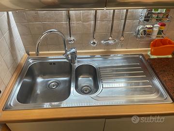 piano cottura e lavello