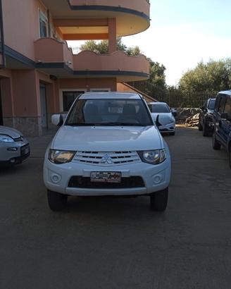 Mitsubishi l200 2.5 di-d 4x4 2 porte 190000km