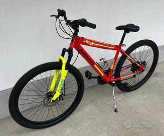 Bici MTB freni a disco. cambio Shimano ruota 27.5