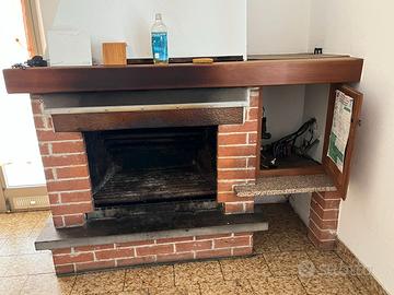 camino termo che scalda l'acqua del riscaldamento
