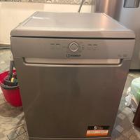 Lavastoviglie Indesit