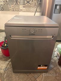 Lavastoviglie Indesit