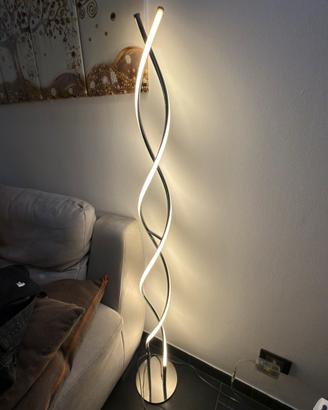 Lampada da terra LED moderna a spirale