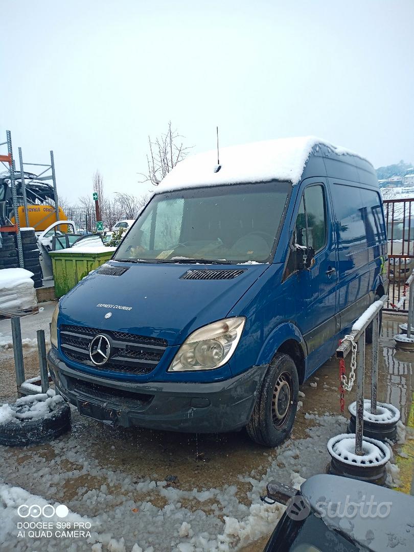 Subito Autodemolizioni F.lli Scerna Ricambi Mercedes Sprinter 209 2
