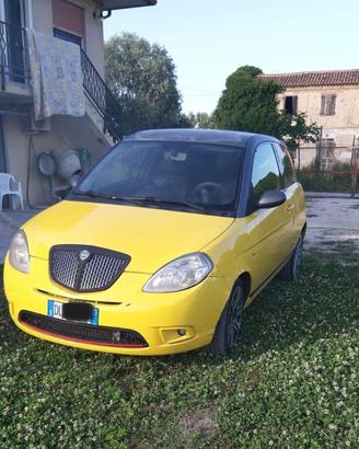 Lancia Ypsilon 1.3 Multijet MOMO DESIGN 90 CV