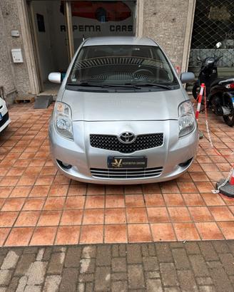Toyota Yaris 1.4 D-4D 5 porte Navi