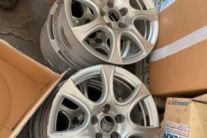 Cerchi in lega per giulietta