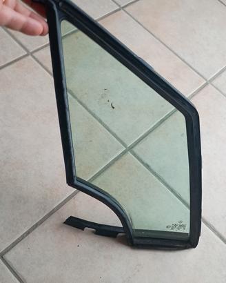 vetro zona specchietto  dx Mercedes classe A