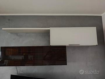 Mobile pensile con illuminazione