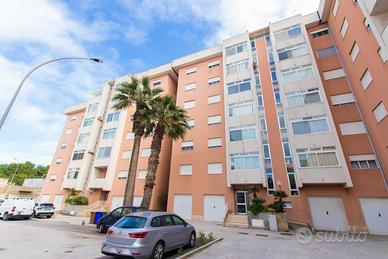 Appartamento con veranda in zona servita