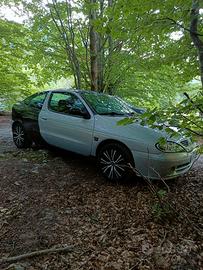 Renault Megane coach 1.4/16v anno 2000