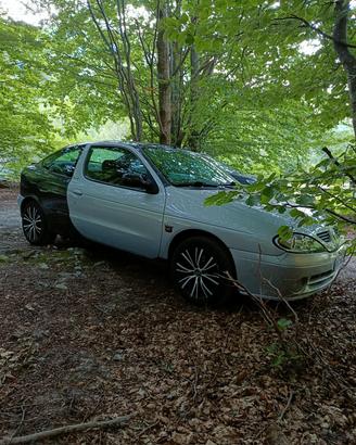 Renault Megane coach 1.4/16v anno 2000