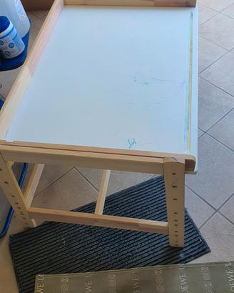 Scrivania per bambino Ikea Flast