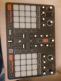 Hercules P32 Dj console