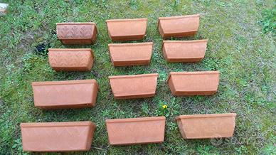 FIORIERE IN TERRACOTTA, DI VARIE MISURE 