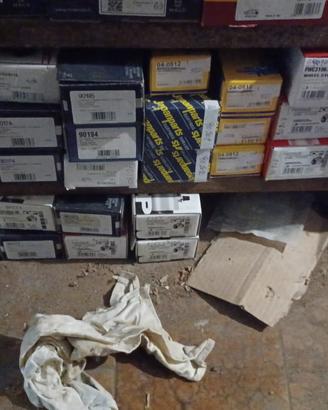 Lotto merci ricambi auto 