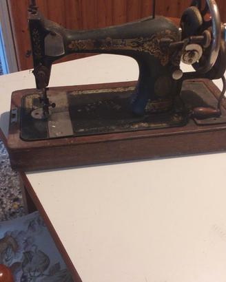 Macchina da cucire SINGER
