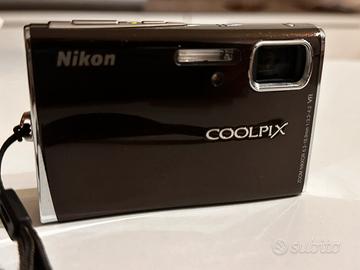 Nikon coolpix S52 digital camera.