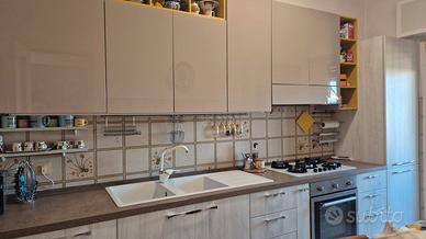 cucina LUBE 4mt + ulteriore base e pensile  90 cm