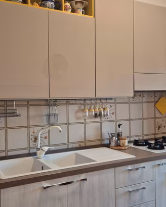 cucina LUBE 4mt + ulteriore base e pensile  90 cm