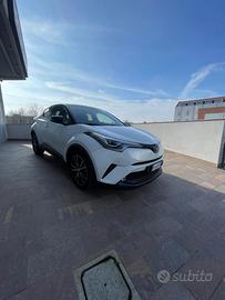 TOYOTA CH-R