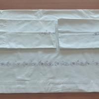 Lenzuolo matrimoniale+2 federe ricamo a mano lilla