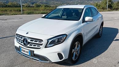 Mercedes GLA 200 SPORT Benzina - 2019 - 63800 km