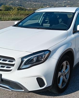 Mercedes GLA 200 SPORT Benzina - 2019 - 63800 km