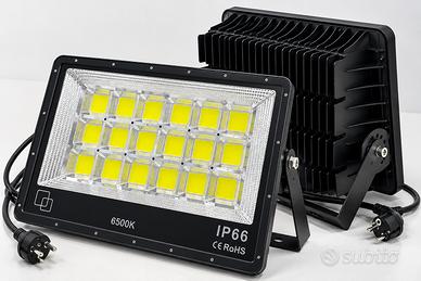 2 Fari LED 540W 6500K Proiettori Esterno Campi