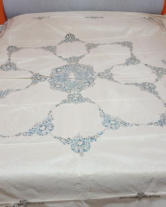 coperta in Cantù ricamata a mano. fine 800