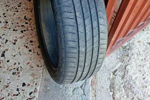 PNEUMATICI BRIDGESTONE 205/50/R17 buone condizioni