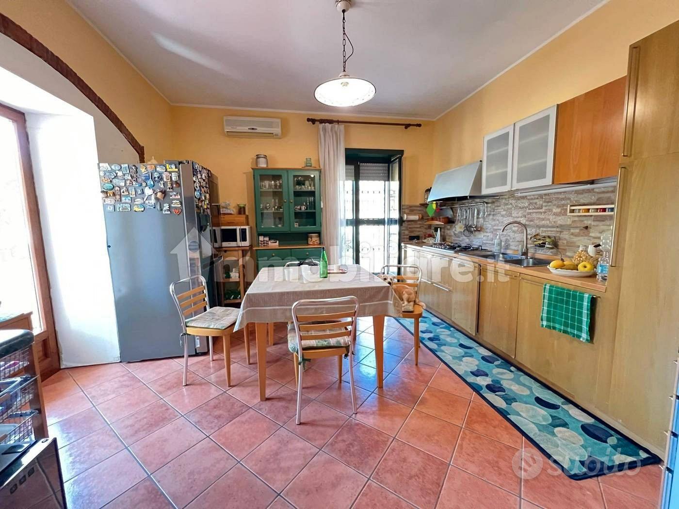 Varcaturo - Villa singola su 3 livelli - Vista 3