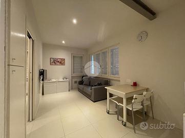2 LOCALI A PADENGHE SUL GARDA