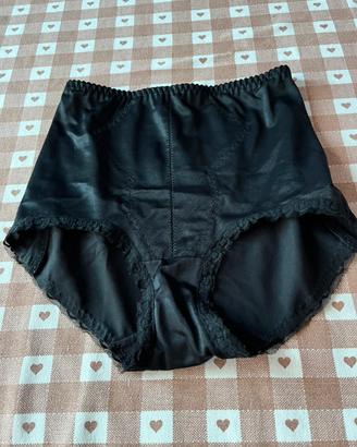 Pancera nera contenitiva