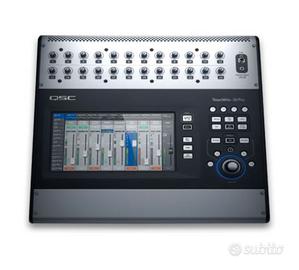 QSC TOUCHMIX 30 PRO + CASE