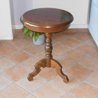 Tavolino rotondo in legno per soggiorno