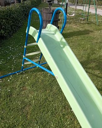 Scivolo da giardino.