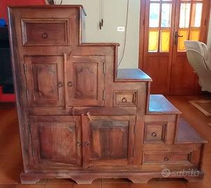 Mobiletto etnico a gradoni