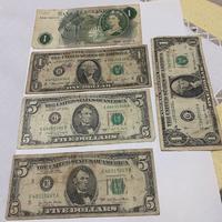 Banconote dollari e sterlina