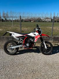 SWM SM 125 R ( 4 t ) 2023 - Condizioni Perfette