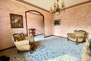 CASA SEMINDIPENDENTE A ISOLA SANT'ANTONIO