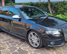 AUDI A4 4ª serie - 2010