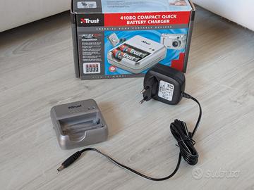 Caricabatterie compatto e veloce pile Trust