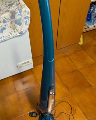 Scopa elettrica De Longhi  Colombina 32V / XLR32LM