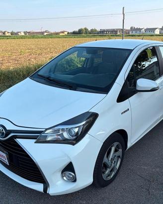 Toyota Yaris 1.5 Hybrid 5 porte activ